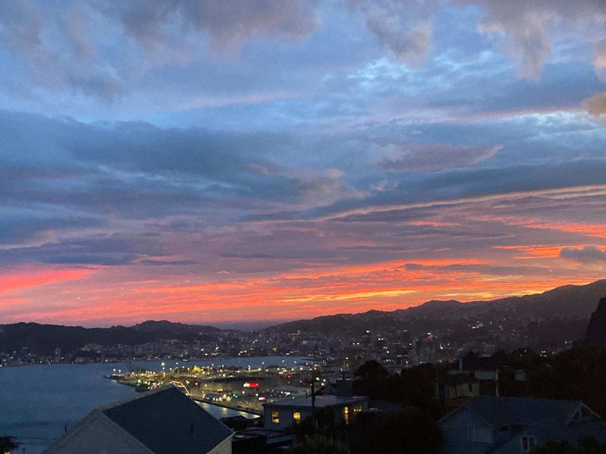 Khandallah Harbour View Bnb Веллингтон Экстерьер фото